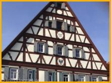 Sanierungsbedürftiges Denkmalhaus mit 1 Gewerbe und 3 Wohneinheiten + Ausbaureserve Haus kaufen 91438 Bad Windsheim Bild klein