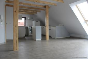 Für frisch Verliebte - neu renovierte Dachgeschosswohnung Wohnung mieten 31840 Hessisch Oldendorf Bild mittel