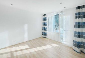 Helle 5-Zimmer-Wohnung mit zwei Loggien und Tiefgaragen-Stellplatz Wohnung kaufen 40882 Ratingen Bild mittel