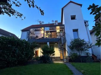 Hochwertiges & saniertes Mehrfamilienhaus mit 5 Einheiten in Offenbach / TOP Lage / gute Rendite Haus kaufen 63075 Offenbach am Main Bild mittel
