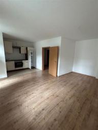 Kompakte 3-Zimmer mit Laminat, Einbauküche, Balkon und Eckwanne in guter Lage Wohnung mieten 09126 Chemnitz Bild mittel