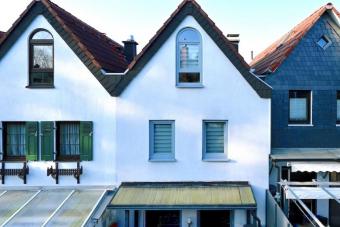 Modernes Einfamilienhaus mit 3-4 Zimmern, Kamin, Terrasse + Stellplatz Haus kaufen 42489 Wülfrath Bild mittel