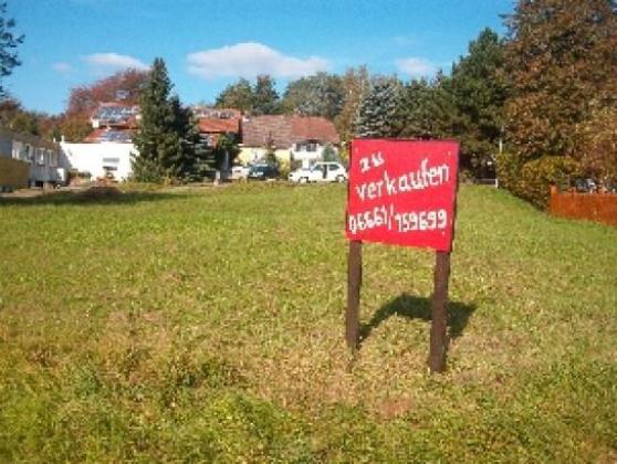 Baugrundstück von Privat mit Blick in die freie Natur ...