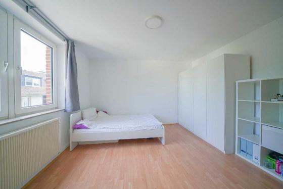 Ratingen-Ost: Helle 2-Zimmer-Wohnung mit Einbauküche und Gartenmitbenutzung (Wohnungen Ratingen) - Photo 2