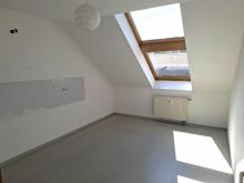 1 Zimmerwohnung im Dachgeschoss mit Wohnküche und Wannenbad Wohnung mieten 04328 Leipzig Bild klein