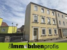 1345 - Rehau: Stadthaus zur Selbstnutzung oder Vermietung Haus kaufen 95111 Rehau Bild klein