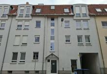 3 Zimmerwohnung mit Balkon Wannenbad in ruhiger Seitenstraße von Leipzig Wohnung mieten 04328 Leipzig Bild klein