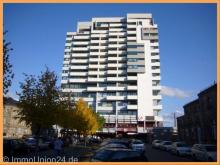 6 0 0,- mit PENTHOUSE Charakter mit PANORAMAVERGLASUNG auf 50 qm + herrliche 10 qm SONNEN- LOGGIA Wohnung mieten 90762 Fürth Bild klein