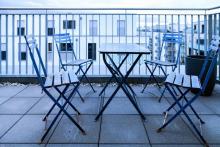 ab 25.10.2025 - Elegante, moderne 2-Zi-Wohnung im obersten Stock mit Weitsicht Wohnung mieten 60326 Frankfurt am Main Bild klein