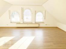 ***AB AUGUST 2025: 2,5 - RAUMWOHUNG FÜR INDIVIDUALISTEN*** mit Balkon und Tageslichtbad mit Wanne und Dusche in Riesa zu vermieten Wohnung mieten 01589 Riesa Bild klein