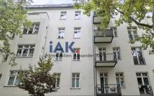 Altbauwohnung mit Erker, Dielenboden & offener Wohnküche in Moabit - 1. OG, Badewanne, Einbauküche Wohnung mieten 10553 Berlin Bild klein