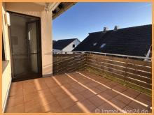 Ankommen und Wohlfühlen – Lichtdurchflutete 4 Zimmer 111 qm Wohnung mit Terrassenbalkon in Pyrbaum Wohnung kaufen 90602 Pyrbaum Bild klein