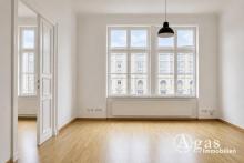 Arbeiten mit Blick auf die Spree – Exklusive Bürofläche in repräsentativer Berliner Wasserlage Gewerbe mieten 10178 Berlin Bild klein