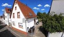 ATIK: Saniertes Ein- bis Zweifamilienhaus mit großem Grundstück und vielseitigem Nutzungspotenzial Haus kaufen 69207 Sandhausen Bild klein