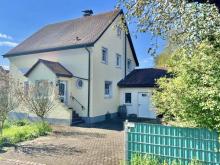 Attraktives Einfamilienhaus mit großzügigem Grundstück und viel Grünfläche Haus kaufen 79771 Klettgau Bild klein