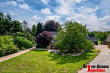 Bedburg-Hau: Hof mit mehreren Wohneinheiten, Café, Scheune und großem Grundstück Haus kaufen 47551 Bedburg-Hau Bild klein