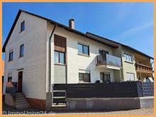 Charmant renoviertes 170 qm Zweifamilienhaus mit Terrasse und Balkon nahe Brombachsee Haus kaufen 91174 Spalt Bild klein
