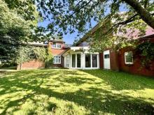 Charmantes Bauernhaus in Hennstedt, Eidernähe mit 2 Wohnungen, Halle und weitläufigem Grundstück Haus kaufen 25779 Hennstedt (Kreis Dithmarschen) Bild klein