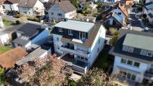 DIETZ: Sanierte und großzügige 2-Zimmer-Dachwohnung mit Toller Gaube und Dachterrasse - Randlage! Wohnung mieten 64859 Eppertshausen Bild klein