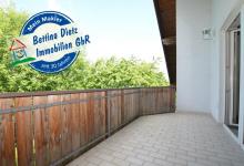 DIETZ: Trendige 4 Zimmer-Dachgeschosswohnung im 2- Familienhaus mit Blick ins Grüne! Wohnung mieten 63654 Büdingen Bild klein