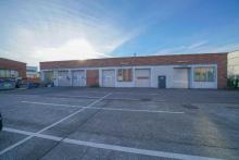 Ebenerdige Lagerhalle mit mechanischem Tor zentral in Ratingen Gewerbe mieten 40878 Ratingen Bild klein