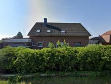 Ebenes Wohnen mit EBK, überdachte Terrasse und Garten! Wohnung mieten 26529 Rechtsupweg Bild klein