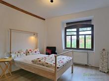 (EF0694_M) Arnstadt: Arnstadt, möblierte Mansardenwohnung nahe der Innenstadt, Vinylböden, Wohnküche, WLAN inklusive Wohnung mieten 99310 Arnstadt Bild klein