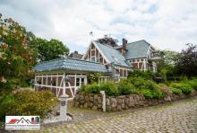 Einfamilienhaus Friesenhaus in Schönkirchen, ca. 200m² mit Wohnrecht Haus kaufen 24232 Schönkirchen Bild klein
