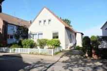 Einfamilienhaus mit flexiblen Möglichkeiten Haus kaufen 30853 Langenhagen Bild klein