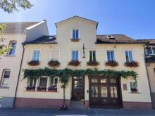 Eltville: 2 Häuser! Wohnen /Mehrgenerationen in charmantem Ambiente, schöner Innenhof, herrl. Garten Haus kaufen 65346 Eltville am Rhein Bild klein