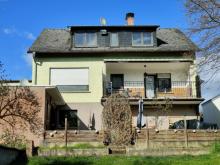 Eltville OT : Zweifamilien Haus, herrlicher Garten, unverbaubare Südlage, Garage und Stellplatz Haus kaufen 65344 Eltville am Rhein Bild klein