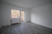 Emden - Barenburg: Moderne 3-Zimmer-Wohnung im Erdgeschoss mit Balkon! Wohnung mieten 26721 Emden Bild klein
