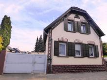 Erneut reduziert!!!! Charmantes freistehendes 2-Familien-Haus mit großem Garten (587 qm), Dachterrasse, Hof, Garage und Nebengebäuden! Haus kaufen 67112 Mutterstadt Bild klein