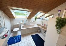 ETAGENWOHNUNG mit 2 Bädern, 2 Balkonen, 1 Terrasse, Keller, Stellplatz... Wohnung kaufen 78266 Büsingen am Hochrhein Bild klein