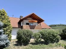 Exklusive Lage mit wunderbarem Blick über die Reben - Haus mit 3 Wohnungen Haus kaufen 79282 Ballrechten-Dottingen Bild klein