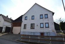 Fachwerkhaus mit Scheune und Nebengebäude Haus kaufen 37632 Holzen Bild klein