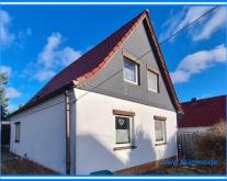 Freistehendes Einfamilienhaus in Ahlsdorf bei Helbra sucht neue Bewohner Haus kaufen 06313 Ahlsdorf Bild klein