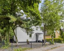 Freistehendes, stilvoll modernisiertes Einfamilienhaus mit großzügigem Wohnkomfort Haus kaufen 40489 Düsseldorf Bild klein