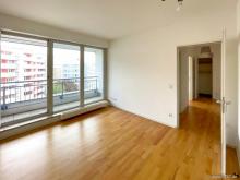 für 2 Jahre ab Oktober: zentrale 2 Zimmer, Balkon im 6. OG, möbliert möglich Wohnung mieten 10117 Berlin Bild klein