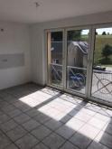 Für Autoliebhaber mit Garage vorm Haus! * 2-Zimmer mit Laminat, Wanne und Dusche in ruhiger Lage! Wohnung mieten 09228 Wittgensdorf Bild klein