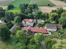 Gebäudeensemble - Wassermühle, Wirtschaftsgebäude, Biergarten, Campingplatz, Pferdestall auf 4 ha Gewerbe kaufen 34587 Felsberg Bild klein
