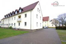 GEMÜTLICHE 3,5-RWG M. SEP. KÜCHE, TAGELICHTBAD UND BALKON IN RUHIGER SOWIE GRÜNER LAGE VON BÖHLEN Wohnung mieten 04564 Böhlen Bild klein