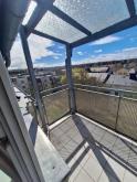 Gemütliche DG 3-Zimmer mit Laminat, Balkon und Wannenbad in ruhiger Lage! EBK mgl. Wohnung mieten 09126 Chemnitz Bild klein
