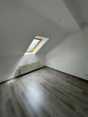 *** Gemütliche DG 3-Zimmer mit Wannenbad und Parkett im Zentrum! *** Wohnung mieten 09113 Chemnitz Bild klein