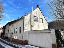 Gepflegtes Zweifamilienhaus mit Garage und Garten in Schafbrücke Haus kaufen 66121 Saarbrücken Bild klein