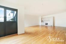 Geräumige 3 Zimmer Wohnung mit ca. 116m², 2 Bädern, EBK und Fußbodenheizung in Berlin-Mitte! Wohnung mieten 10117 Berlin Bild klein