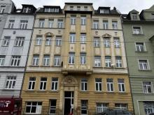 Geräumige, helle 2-Raum-Whg. im EG mit Balkon, Einbauküche und TV im Kochbereich, vermietet! Wohnung kaufen 08525 Plauen Bild klein