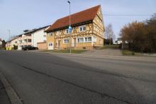 Geräumiges 4 - Familienhaus mit Entwicklungspotenzial und Zwei Garagen in Dauchingen Haus kaufen 78083 Dauchingen Bild klein