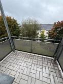 Große 1-Zi. mit Laminat, Wanne, Abstellraum & Balkon in ruhiger Lage! EBK mgl. Wohnung mieten 09126 Chemnitz Bild klein