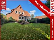 Großes Ein-/Zweifamilienhaus in TOP-Lage * nur 9,5km von der Nordsee entfernt * Rendite von ca. 4,0% möglich * Festvermietung od. FeWo´s * 2 Wohneinheiten * Wintergarten * modernisiert & renoviert * Haus kaufen 26532 Großheide Bild klein
